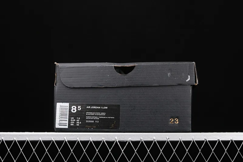 All Categories Air Jordan Jordan Series Basketball Shoes Air Jordan 1 Low New Version Air Jordan 1 Low AJ1 Joe 1 Low Top Leather Black Green Toe 553558-113